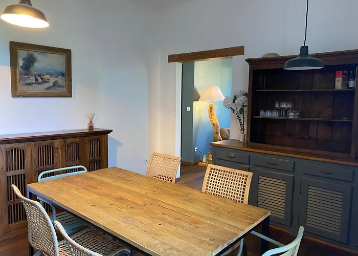 Au Coeur De De Charme Dans Un Ecrin De Verdure Apartmán